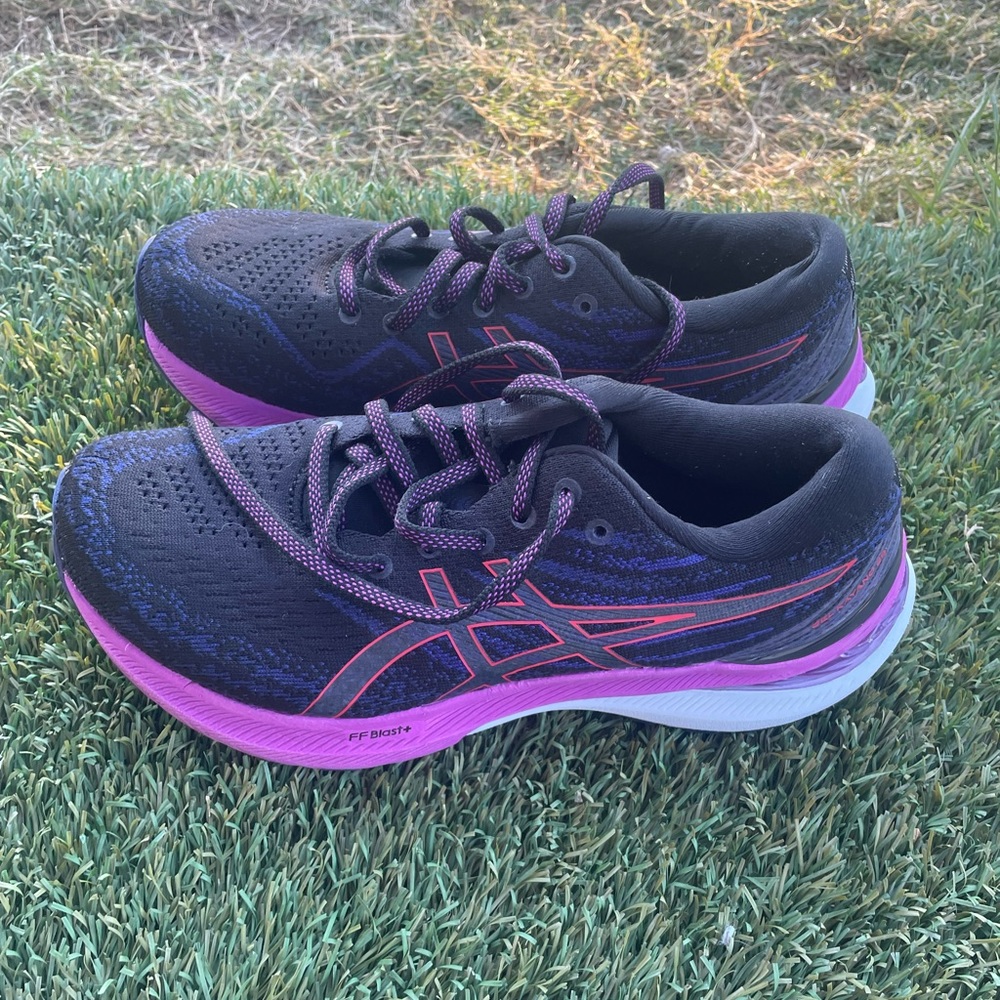 Women’s Asics Kayano 29 Running Shoes Sz 7.